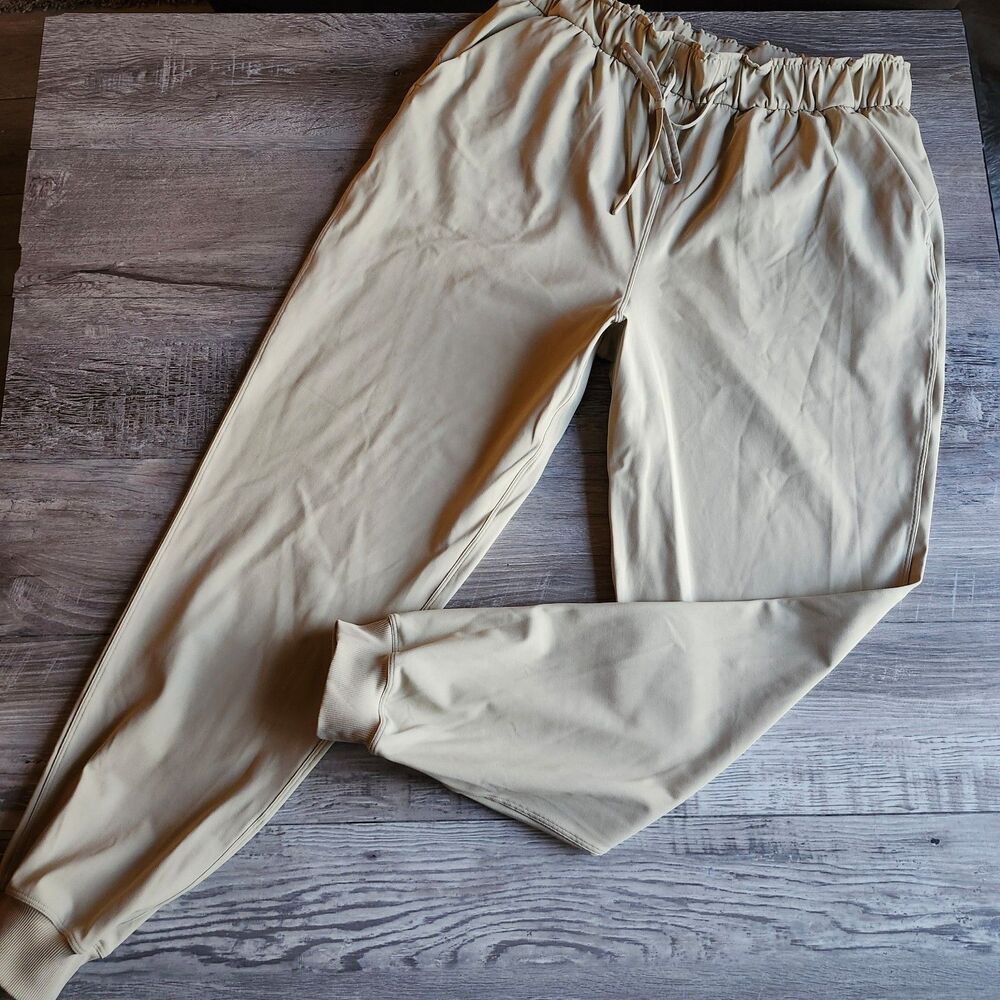 (12) Lululemon Keep Moving Jogger